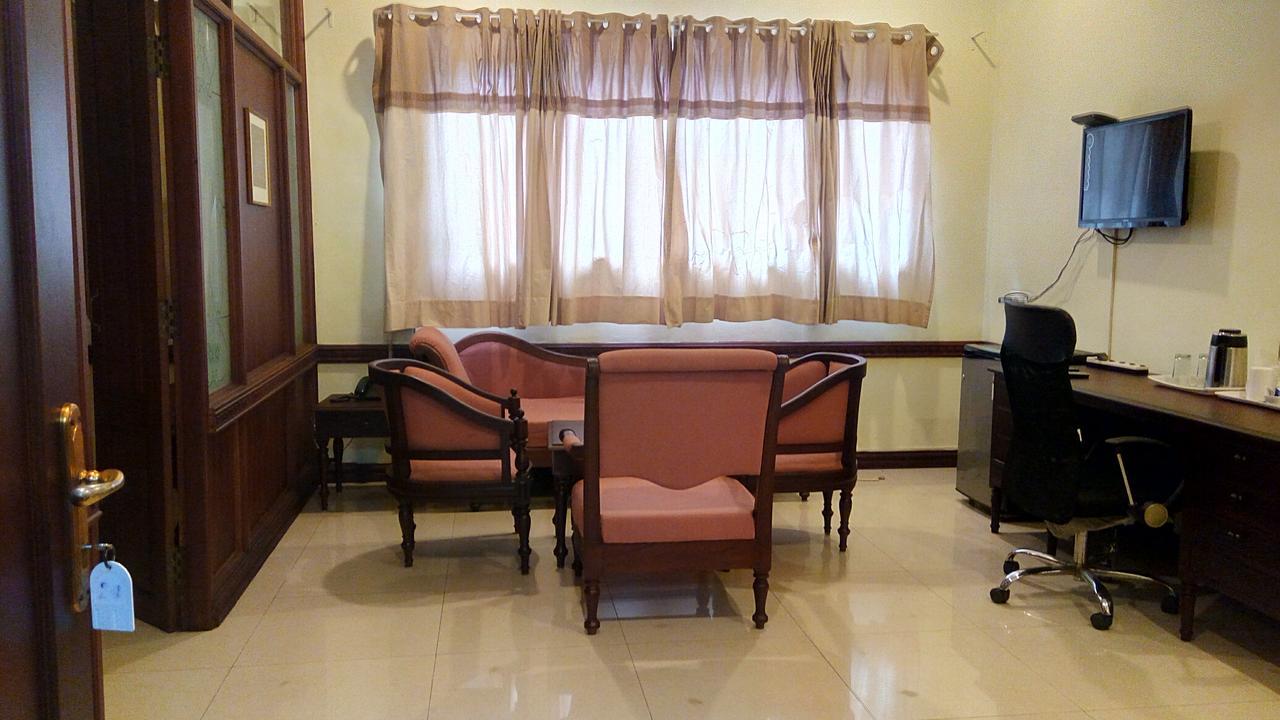 Ats Willingdon Hotel Kochi Εξωτερικό φωτογραφία