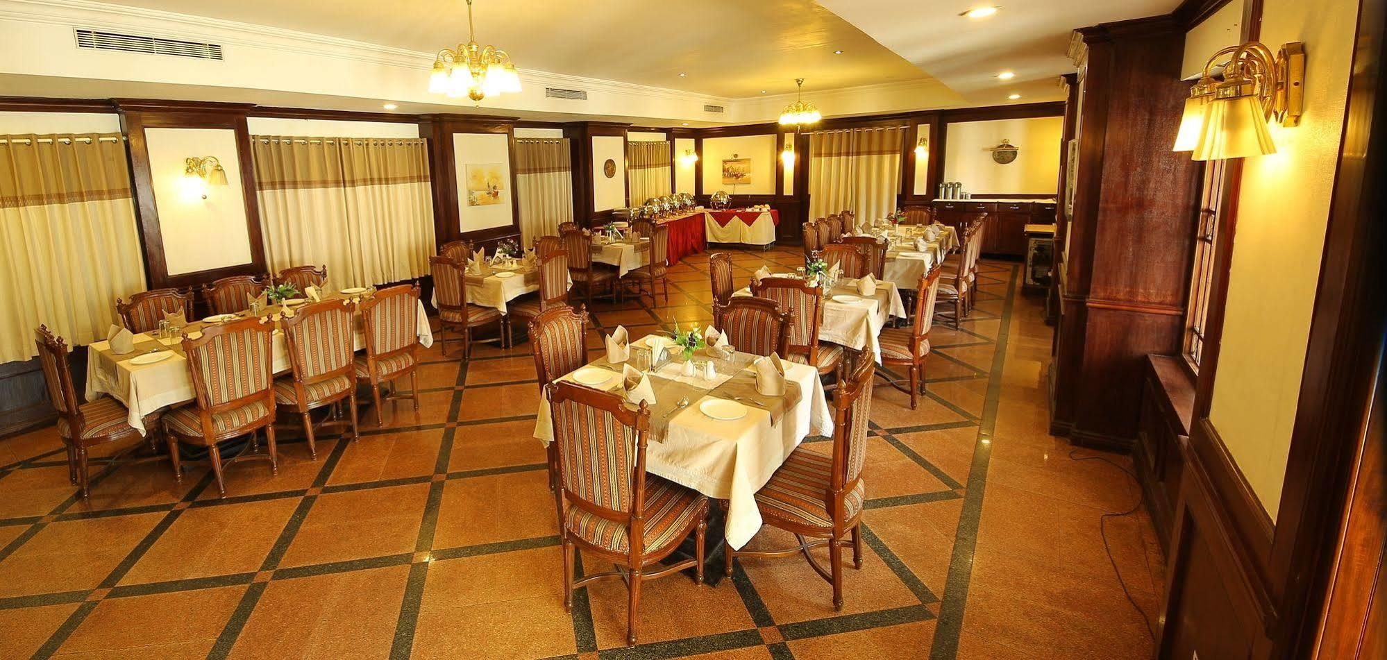 Ats Willingdon Hotel Kochi Εξωτερικό φωτογραφία