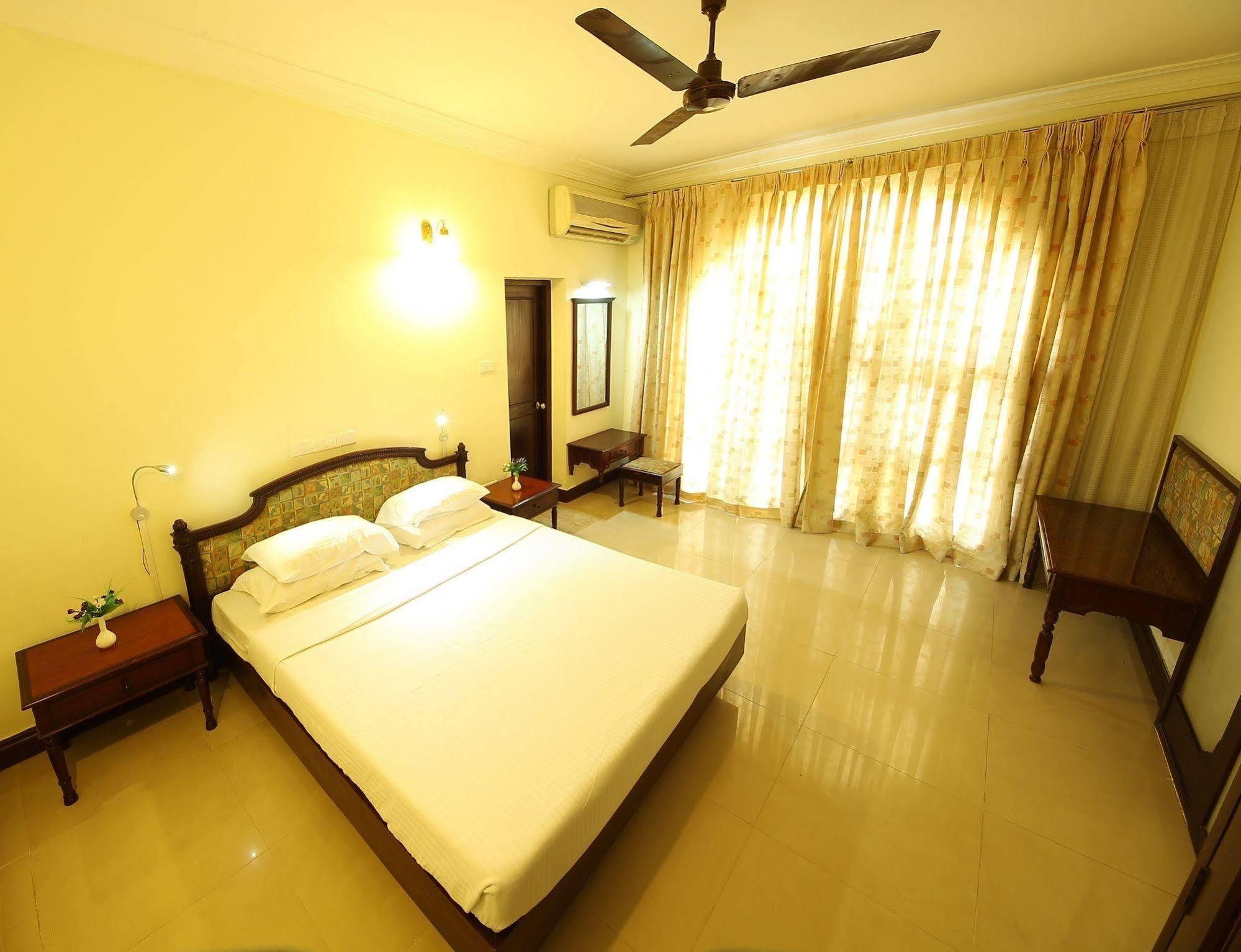 Ats Willingdon Hotel Kochi Εξωτερικό φωτογραφία