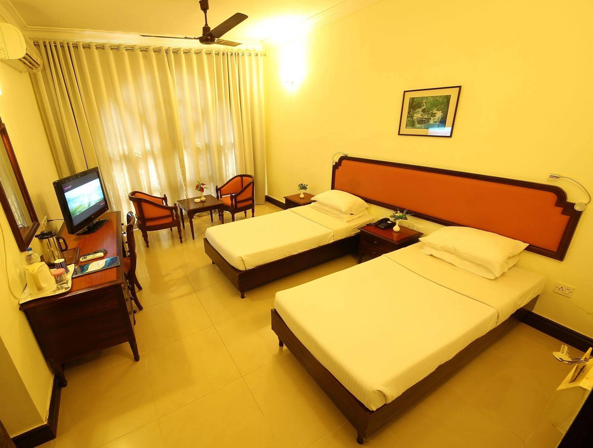 Ats Willingdon Hotel Kochi Εξωτερικό φωτογραφία
