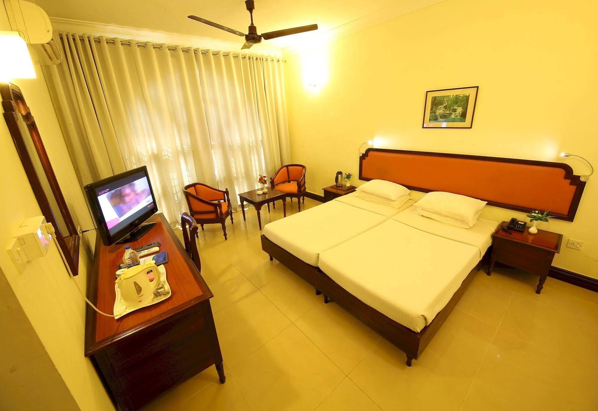 Ats Willingdon Hotel Kochi Εξωτερικό φωτογραφία