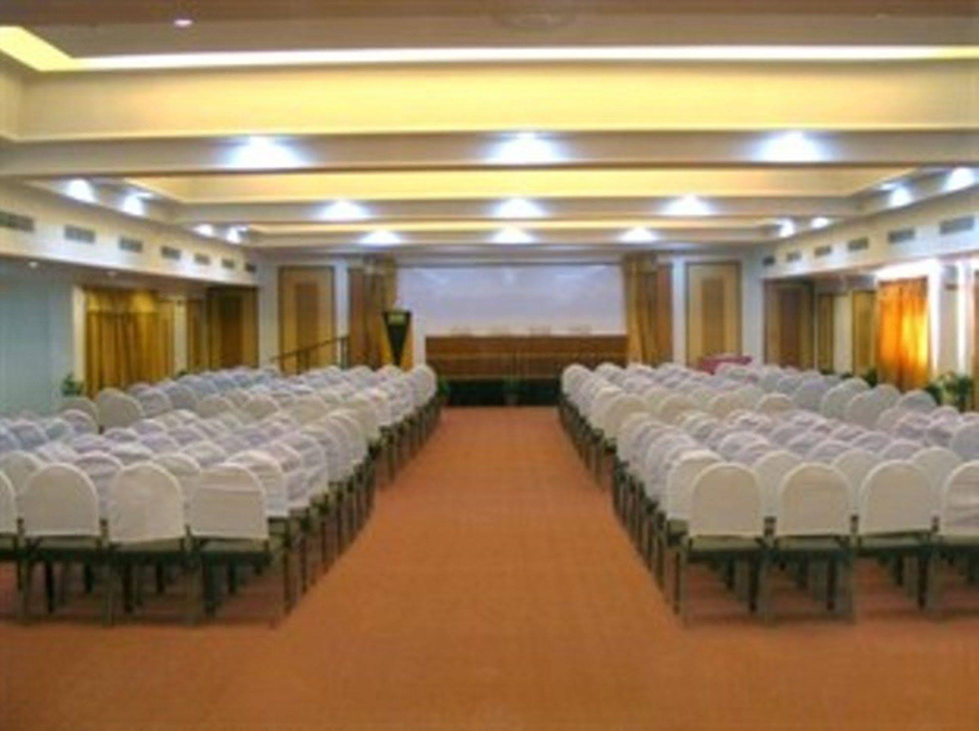 Ats Willingdon Hotel Kochi Εξωτερικό φωτογραφία