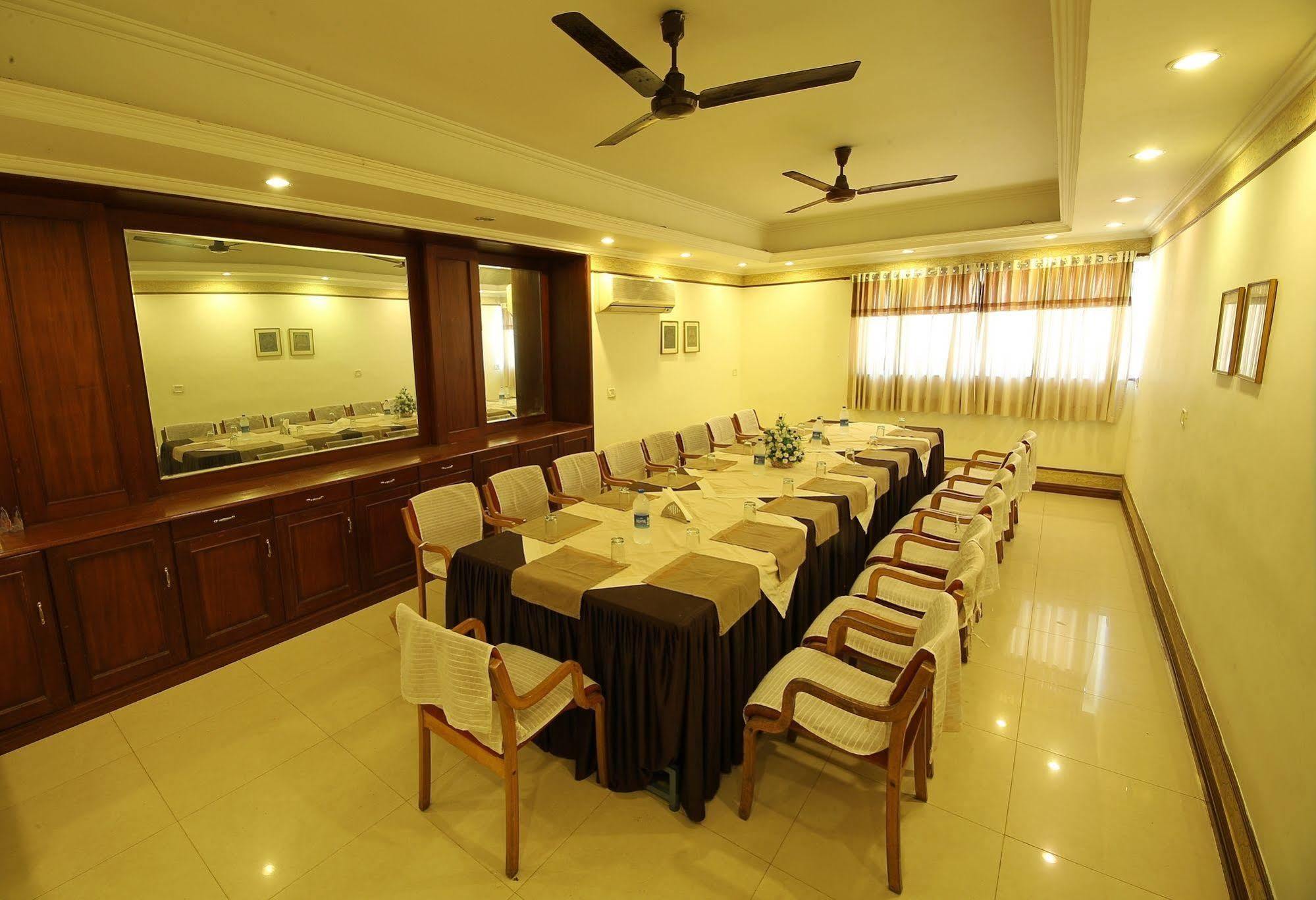 Ats Willingdon Hotel Kochi Εξωτερικό φωτογραφία